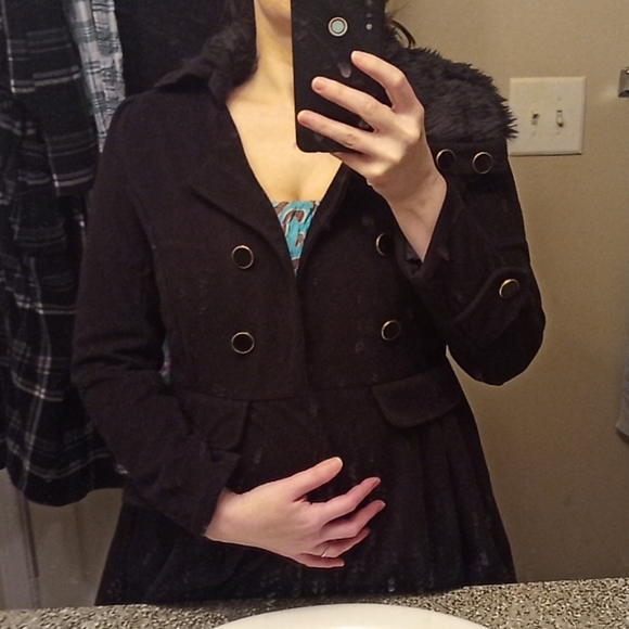 Coat - Picture 1 of 4